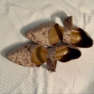 Mossimo pointy-toe flat